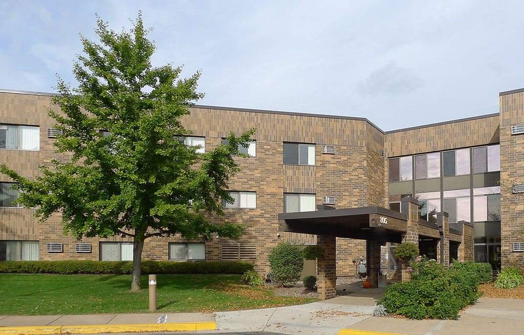 Apartments for Rent in Mahtomedi, MN East Shore Place